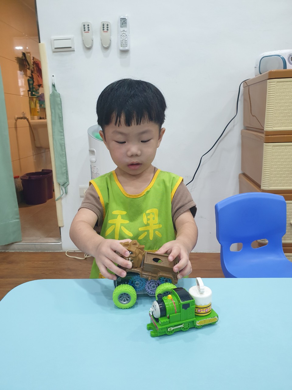 禾果小小新生上學去