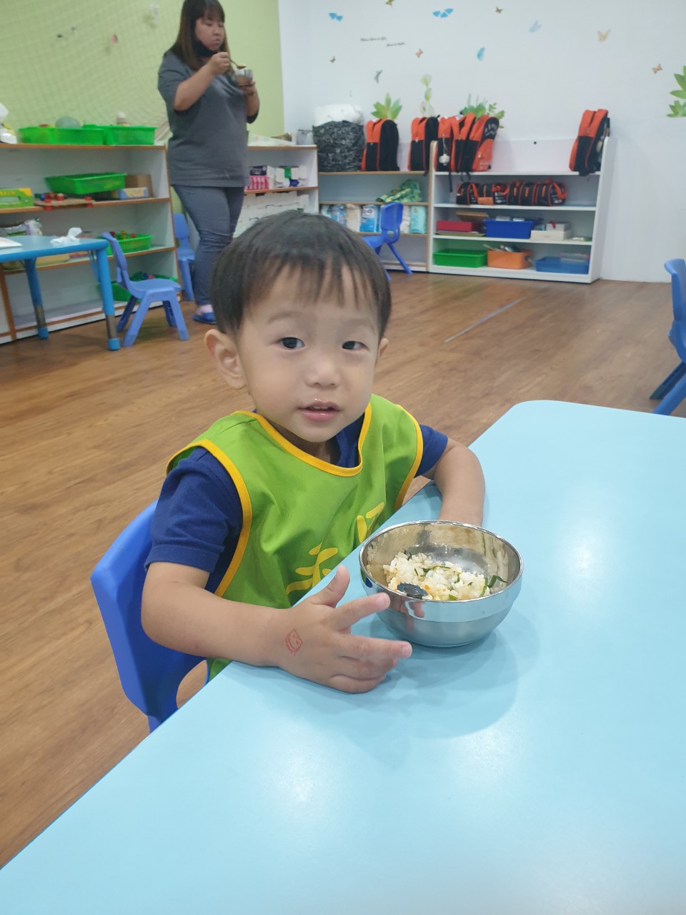 禾果小小新生上學去