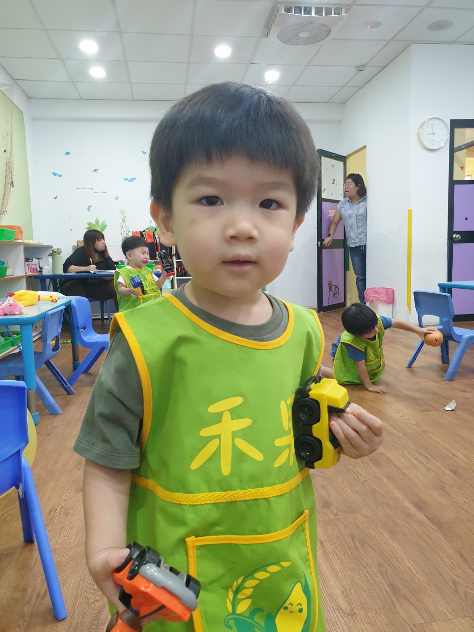 禾果小小新生上學去